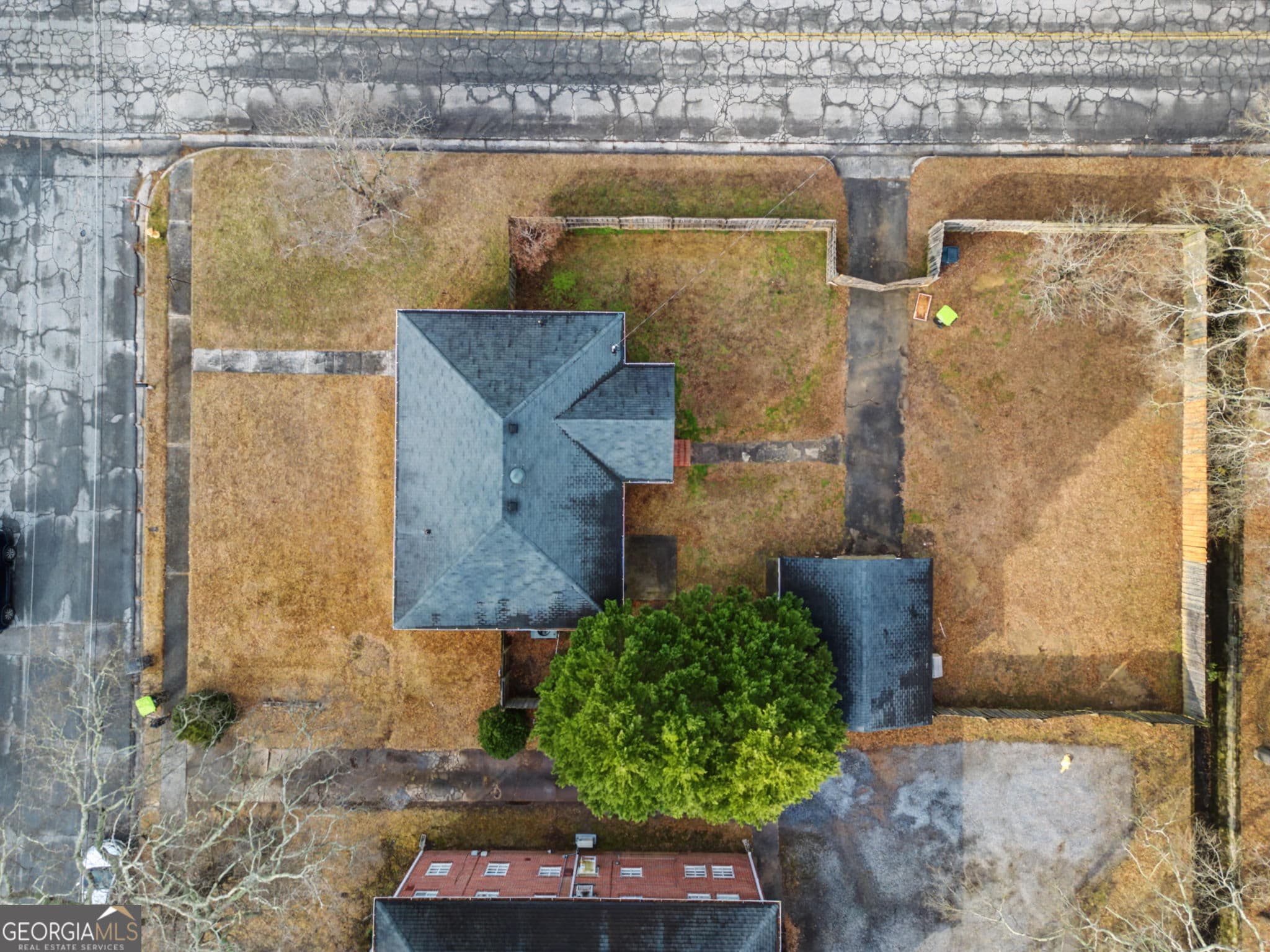 228 Marshall St — photo 2