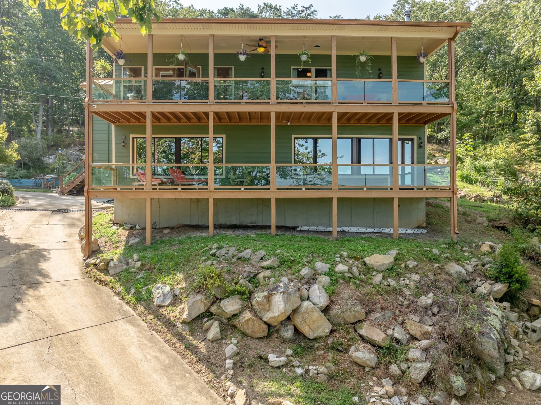 1688 Mulberry Circle — photo 2