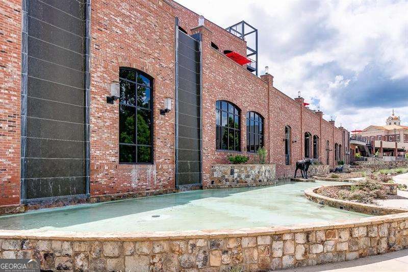 1335 Hillcrest Dr — photo 55