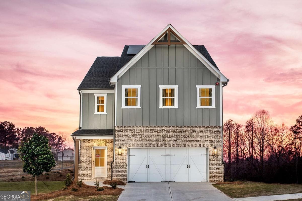 112 Kindred Ln — photo 1