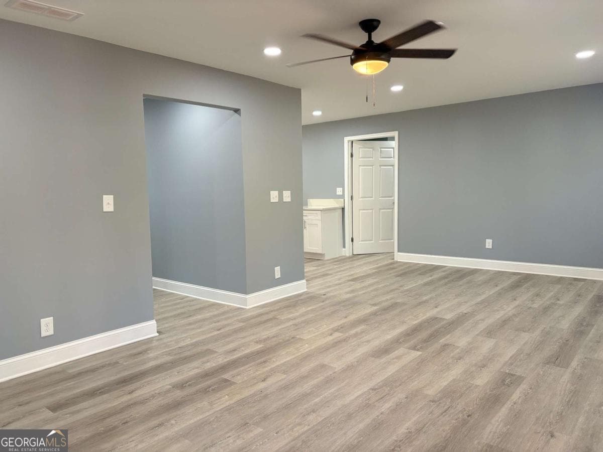 1546 Alverado Way — photo 16