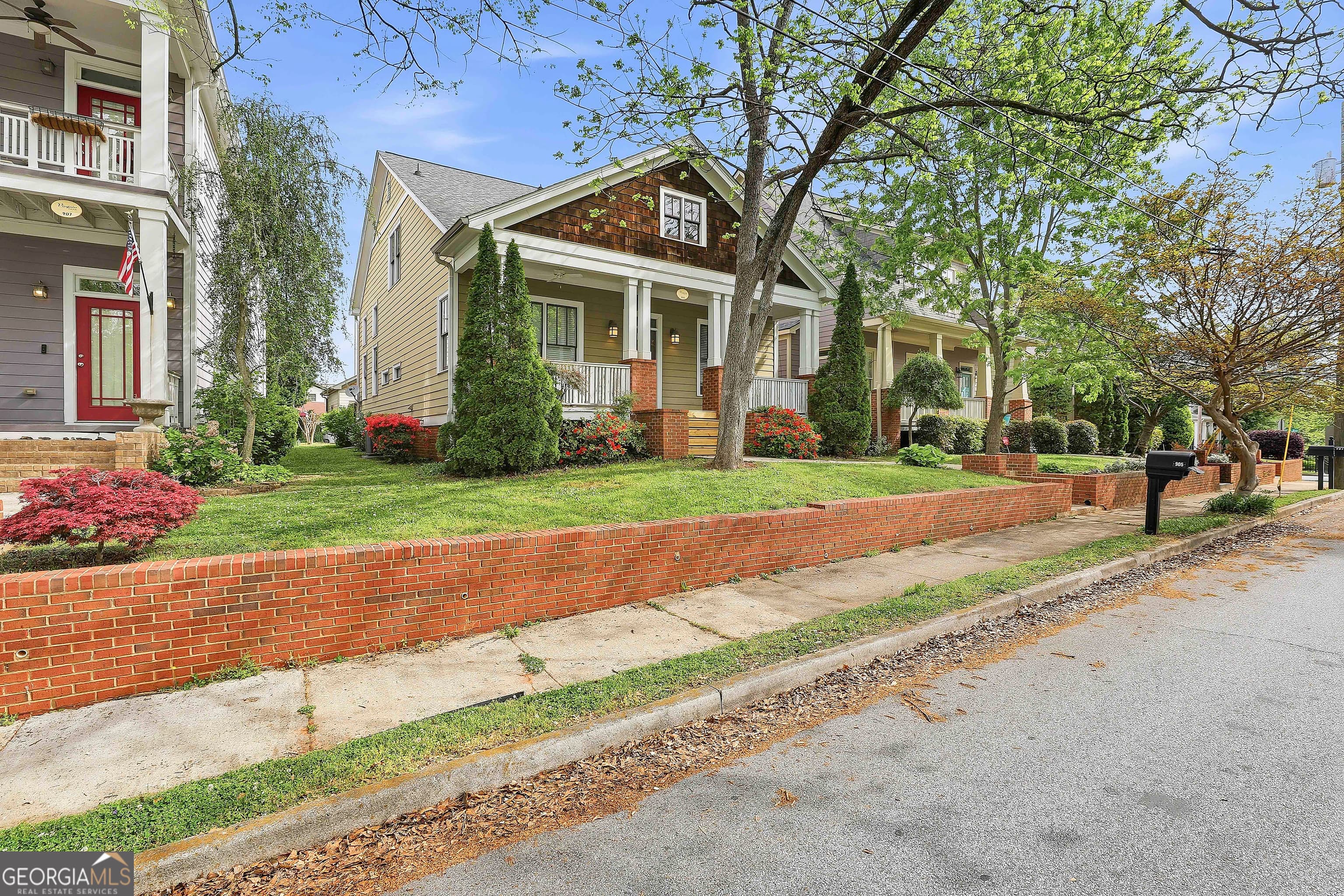 905 Custer St — photo 2