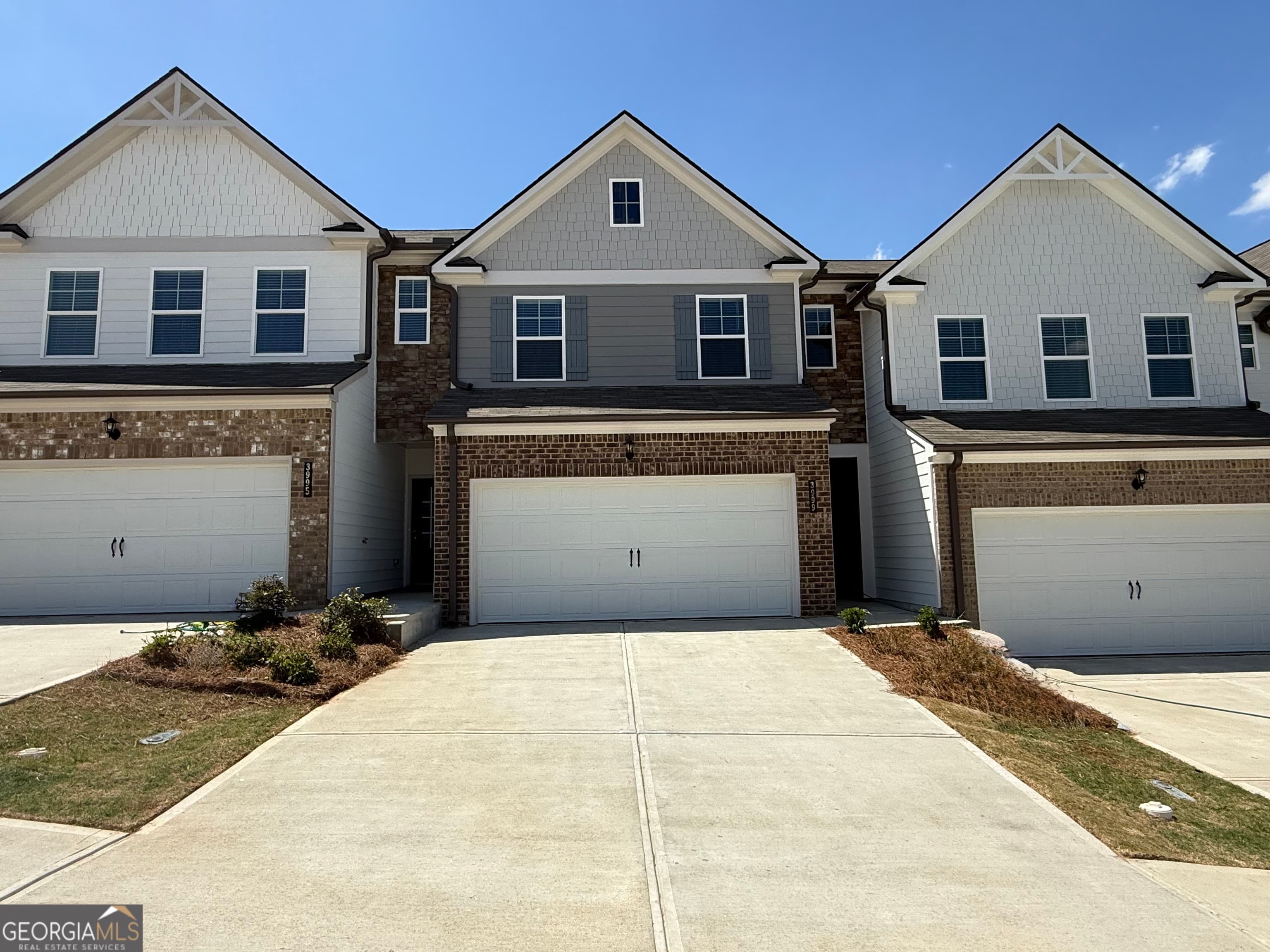 3999 Streamlet Way 158 — photo 2