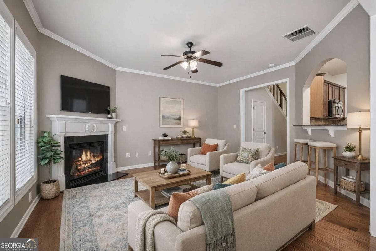 1465 Queens Ln — photo 2