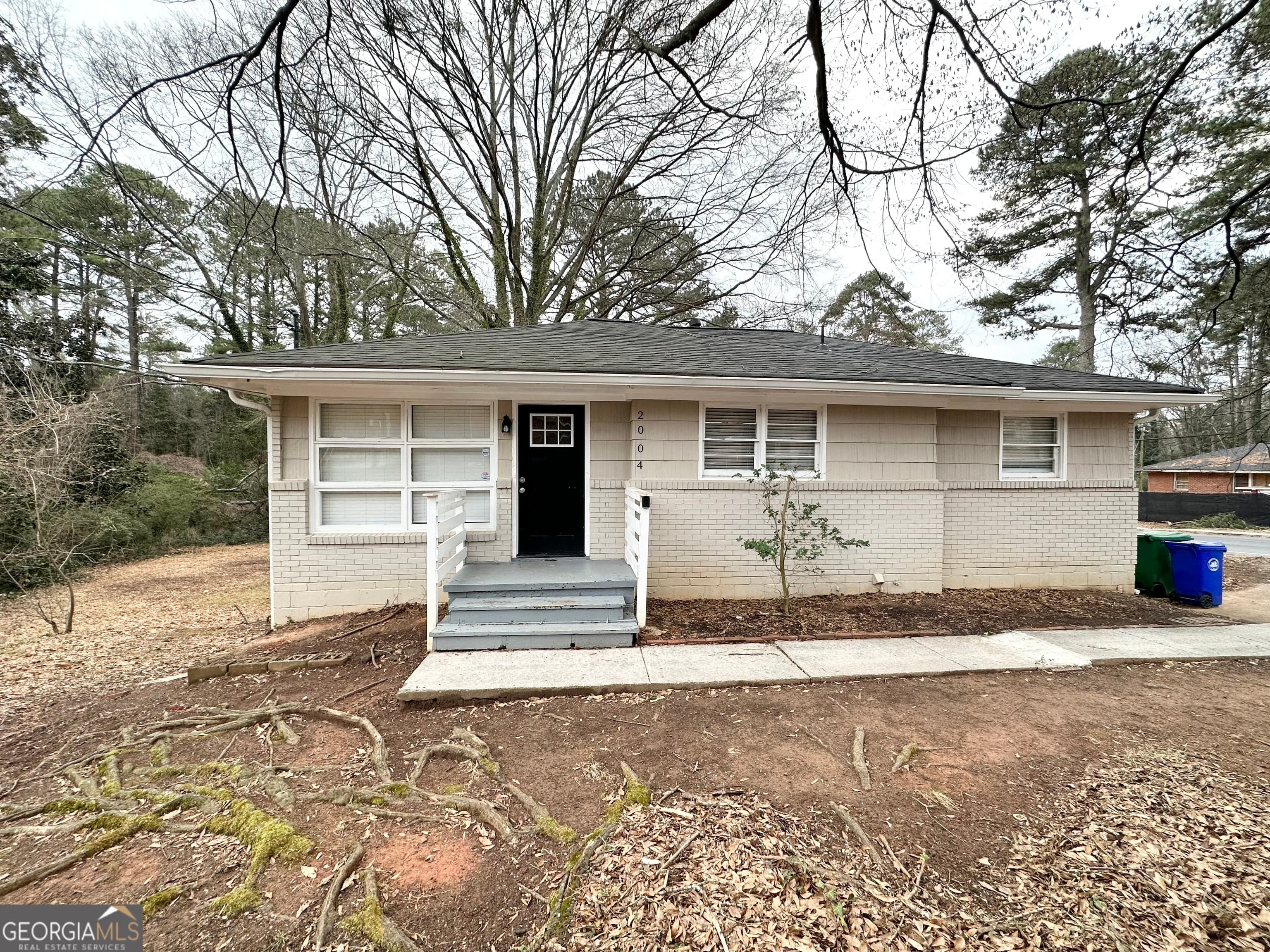 2004 Shamrock Dr — photo 2