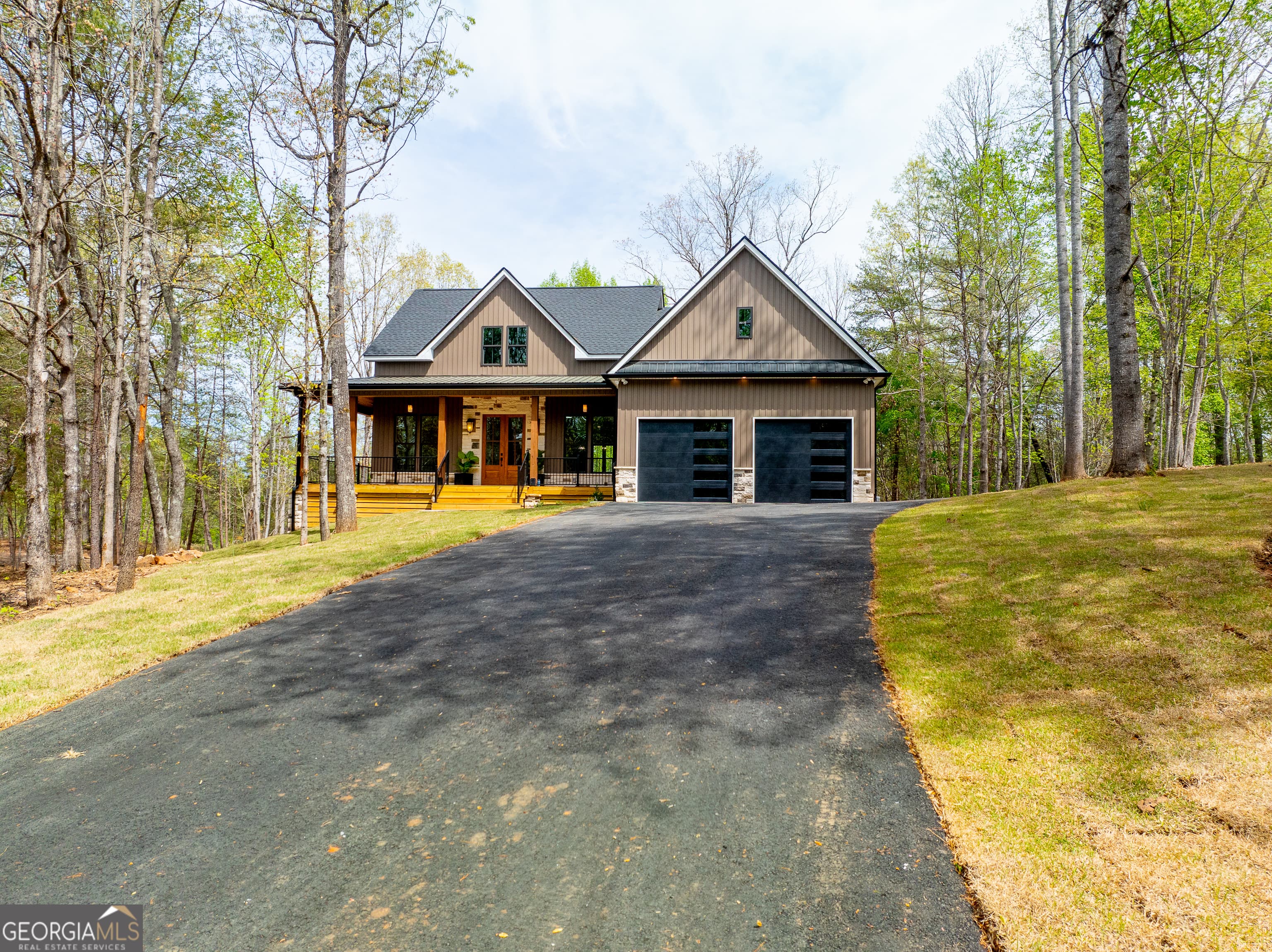 1050 Rainbow Circle — photo 1