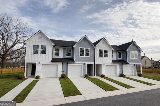 11610 E Lovejoy Rd — photo 1