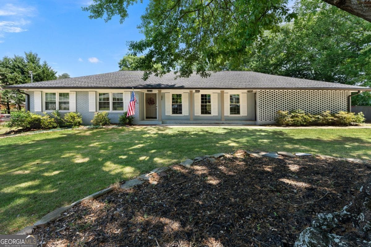 10 Davis St — photo 1