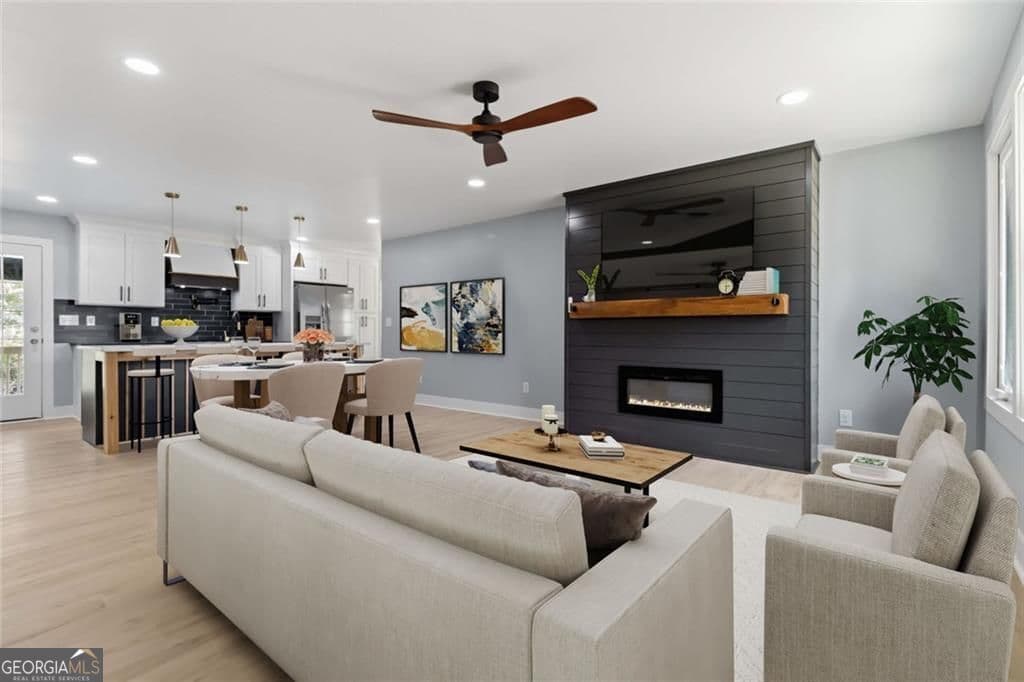 158 Grant St — photo 1