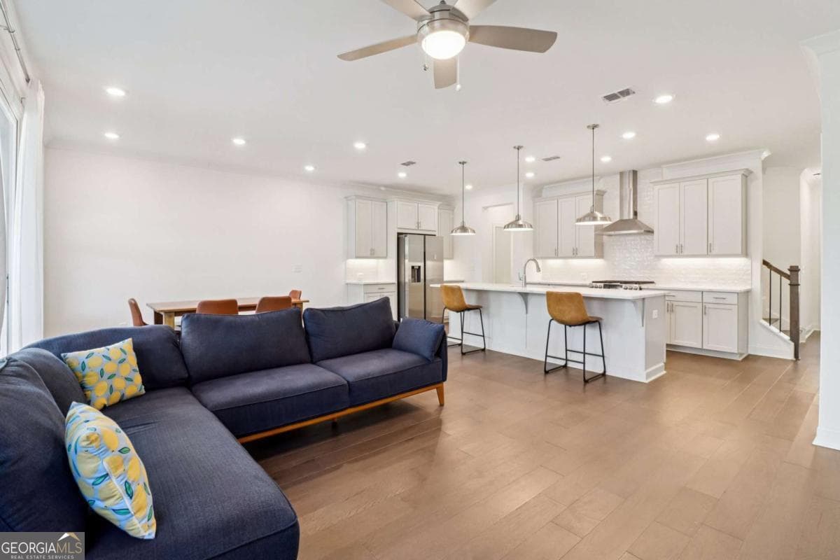 5103 Riden Way — photo 2