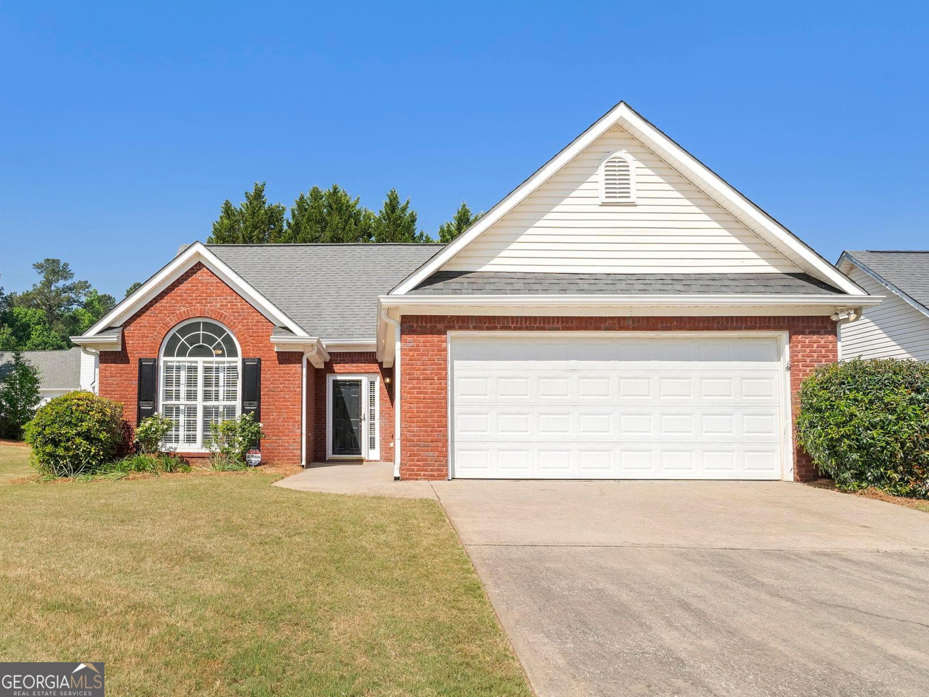 295 Cloverwood Dr — photo 1