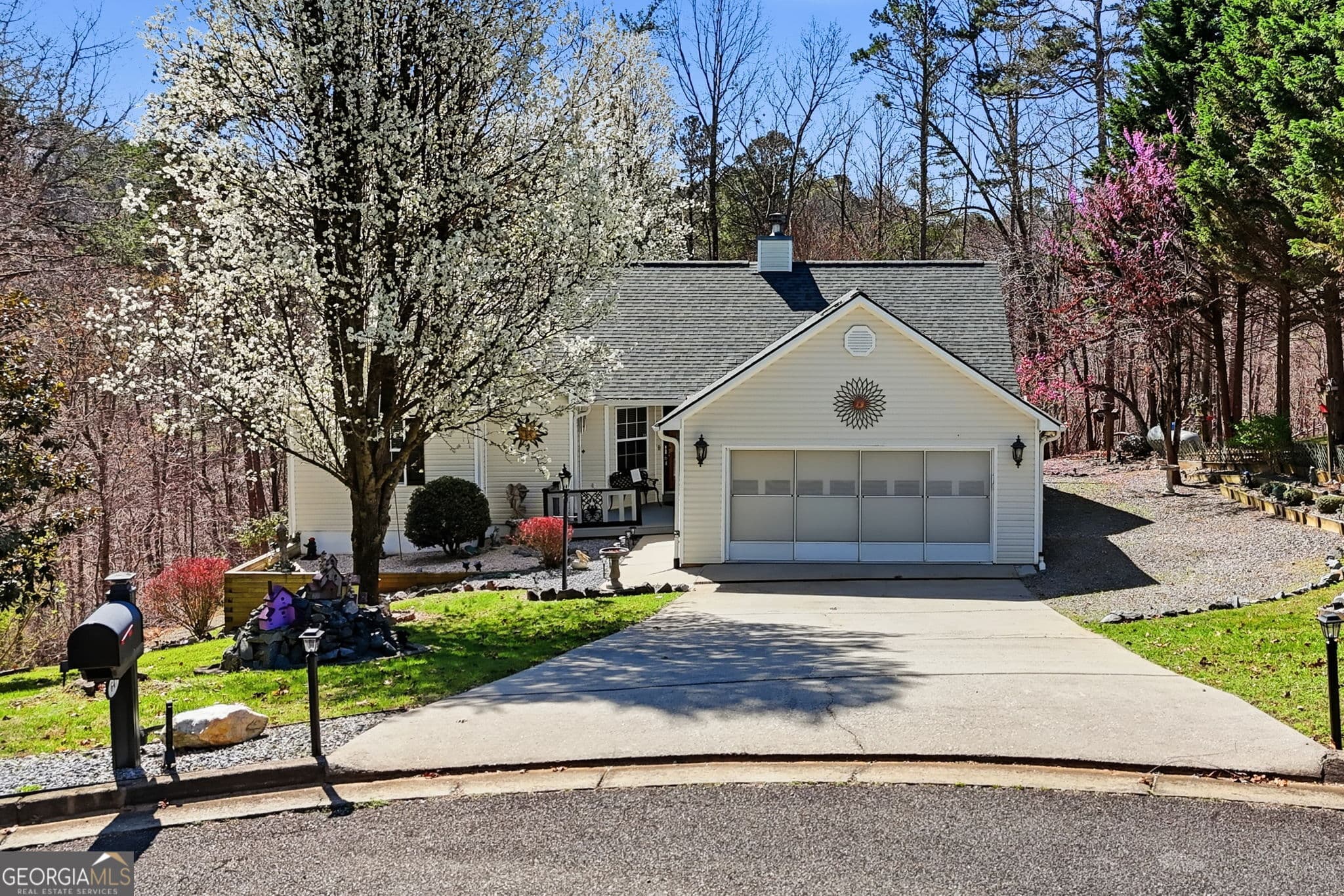 64 Pin Oak Ln — photo 2