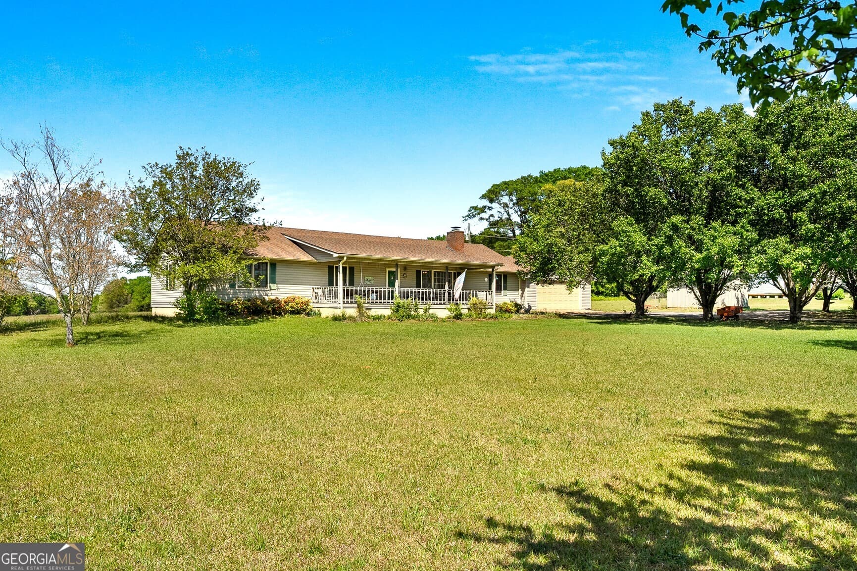 696 Hickory Crossing Rd — photo 1