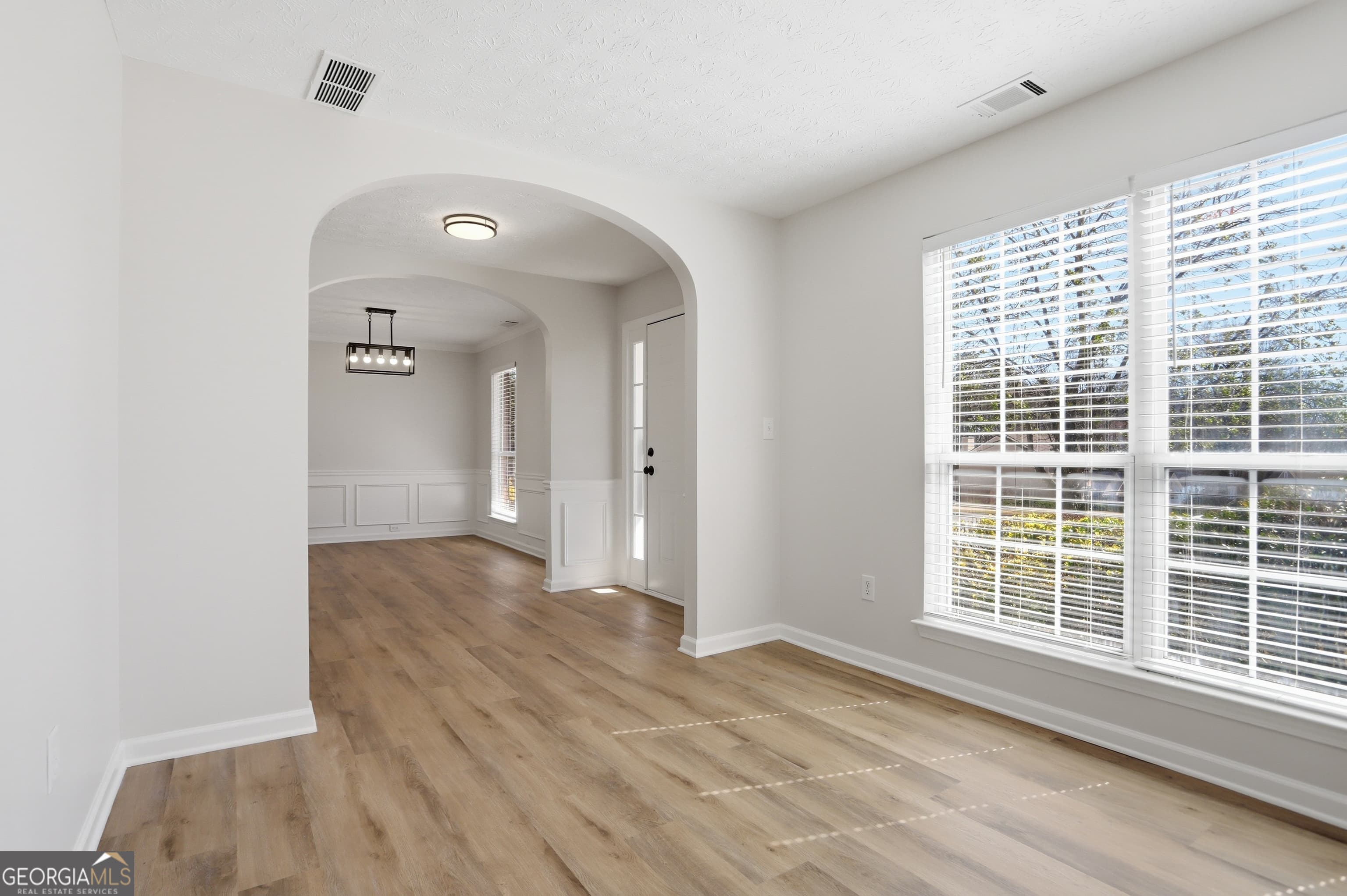 1215 Branchhill Circle — photo 2