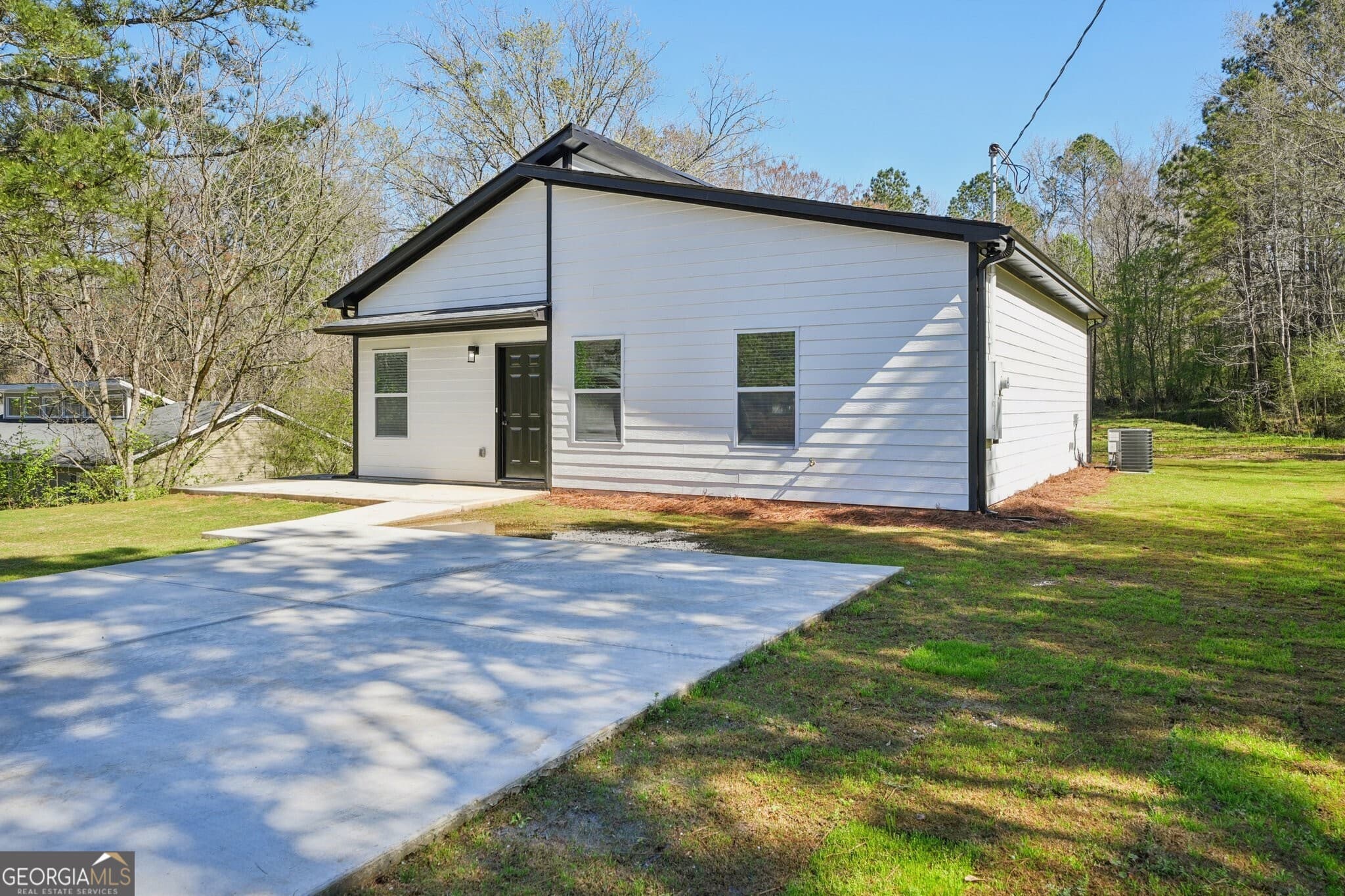 140 Loblolly Dr — photo 2