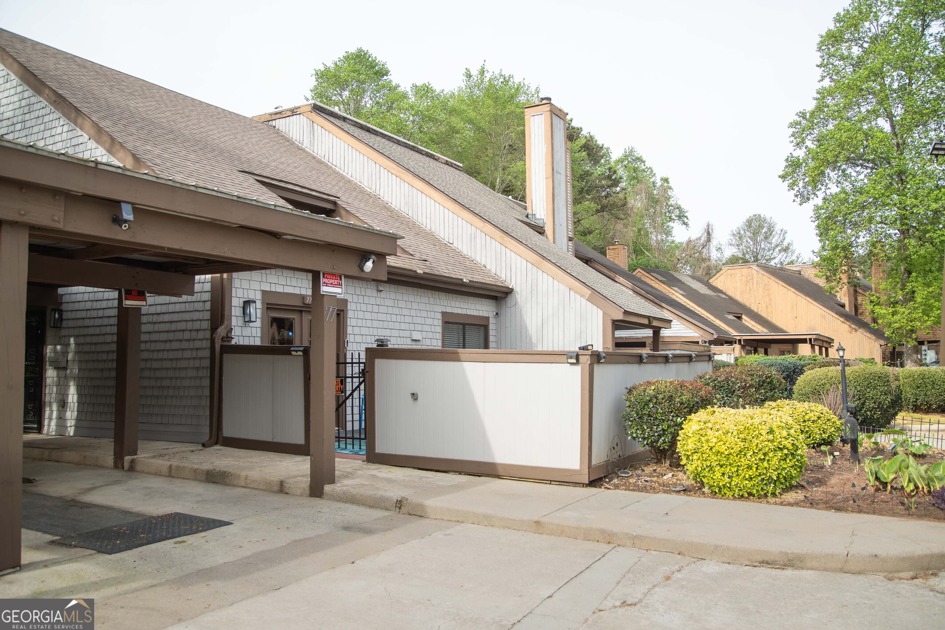 77 Willowick Dr — photo 2