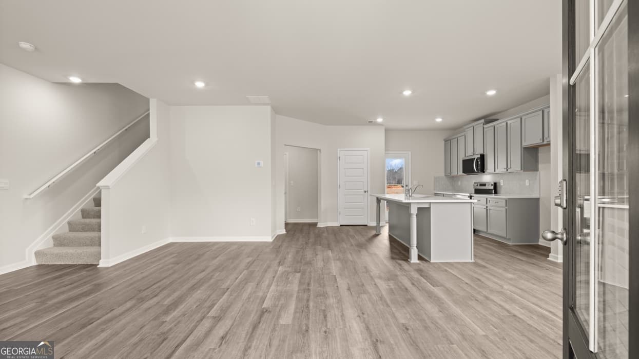 607 Cantor Way — photo 2