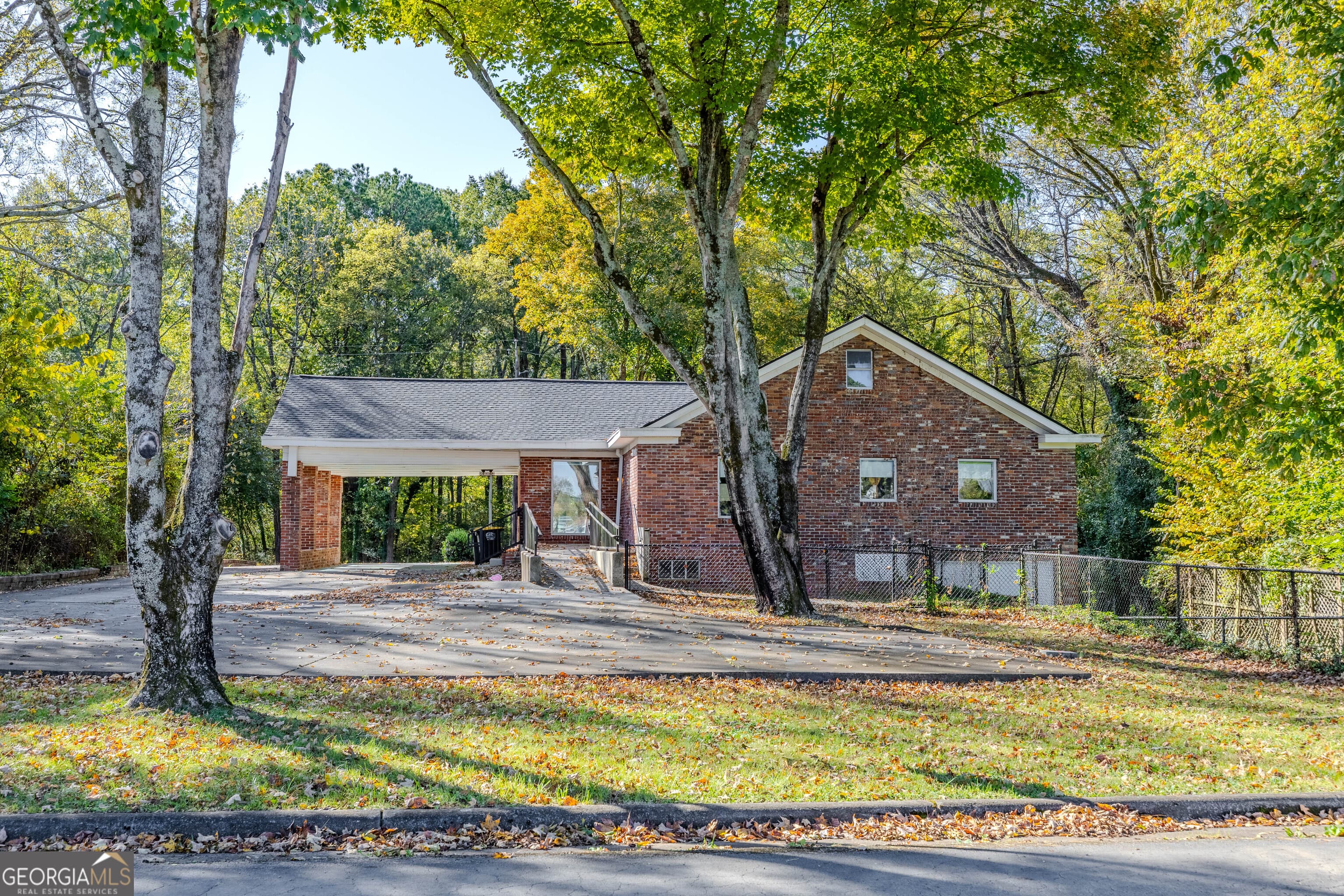 4 Colonial Nw Dr — photo 2