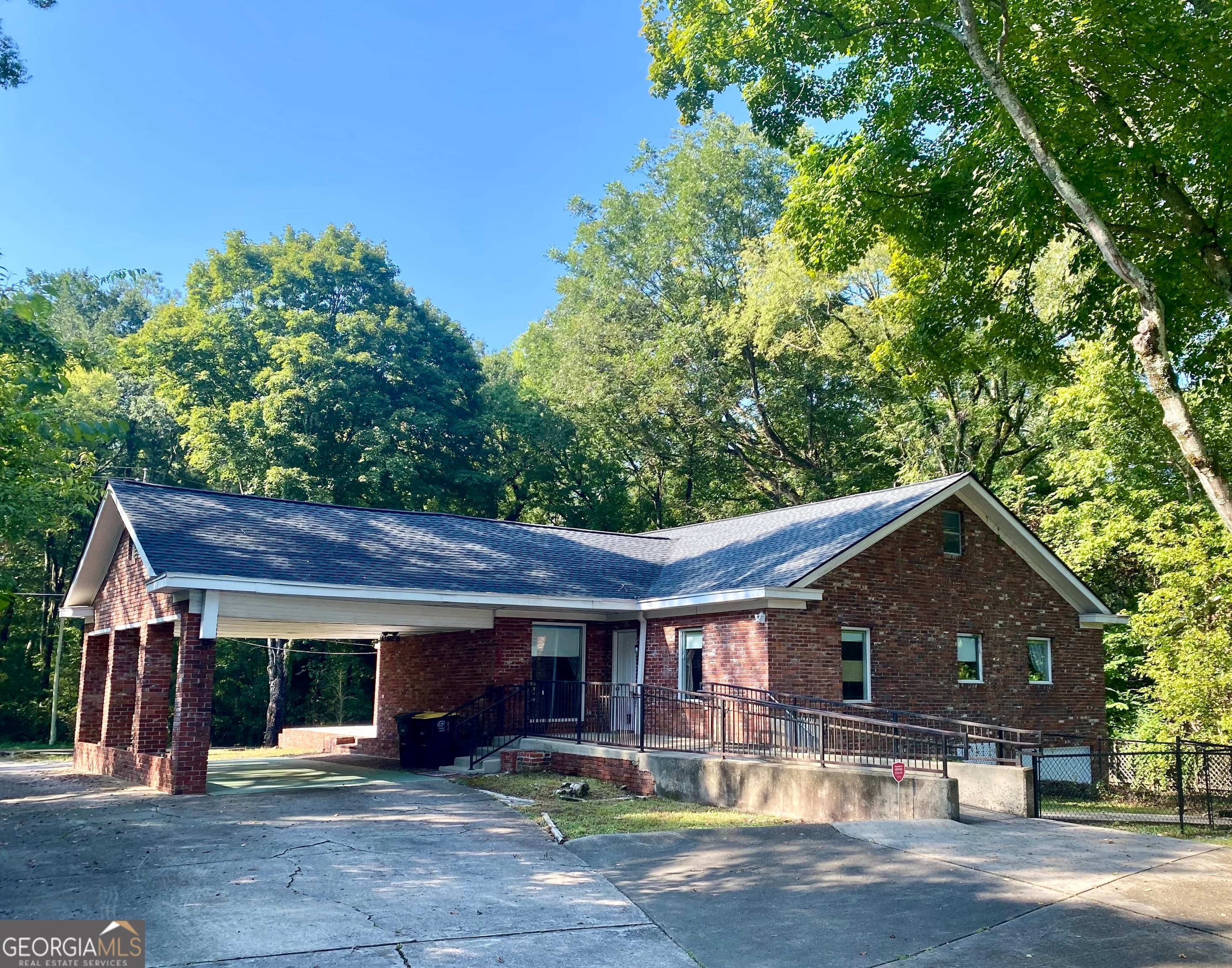 4 Colonial Nw Dr — photo 1