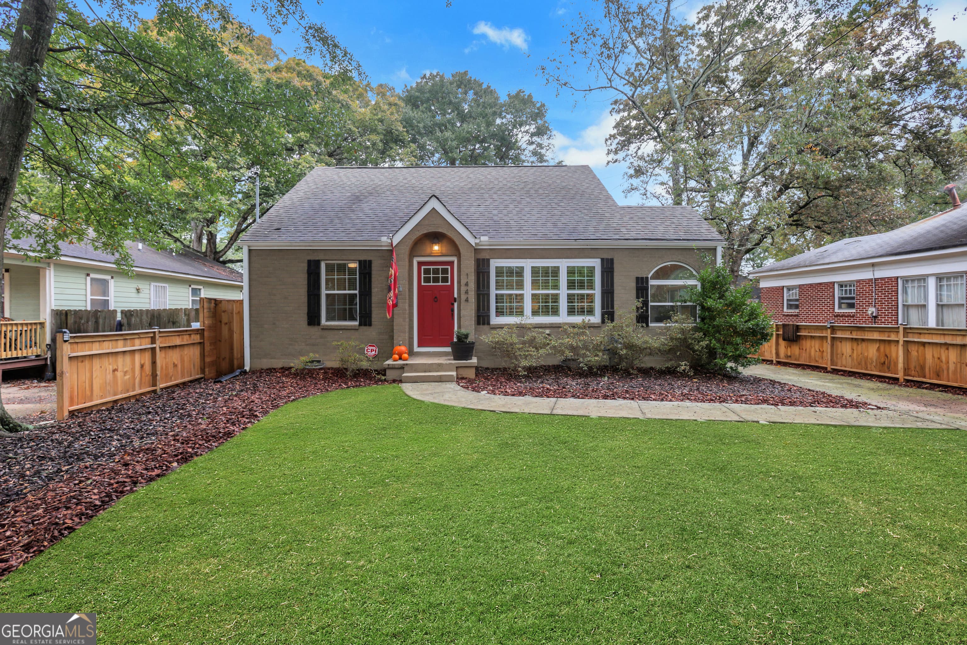 1444 Mcpherson Se Ave — photo 1