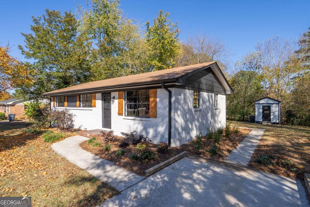 511 Lee Byrd Rd — photo 1