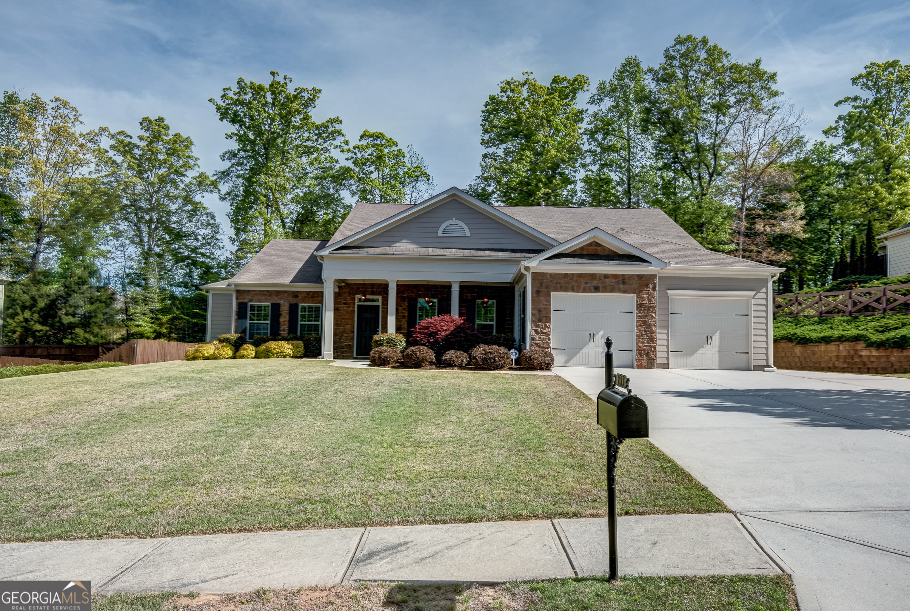 235 Renwick Dr — photo 2