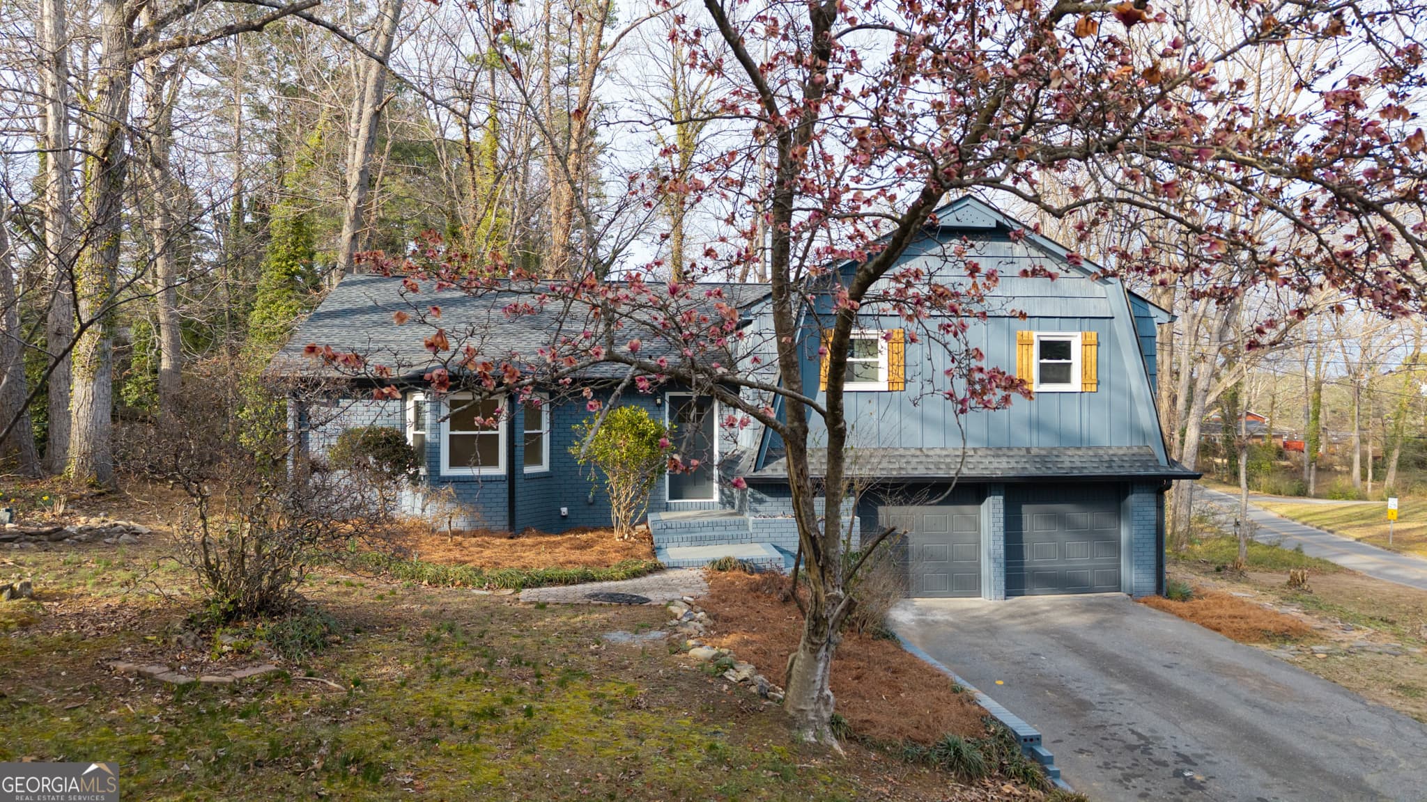 300 Woodland Dr — photo 2