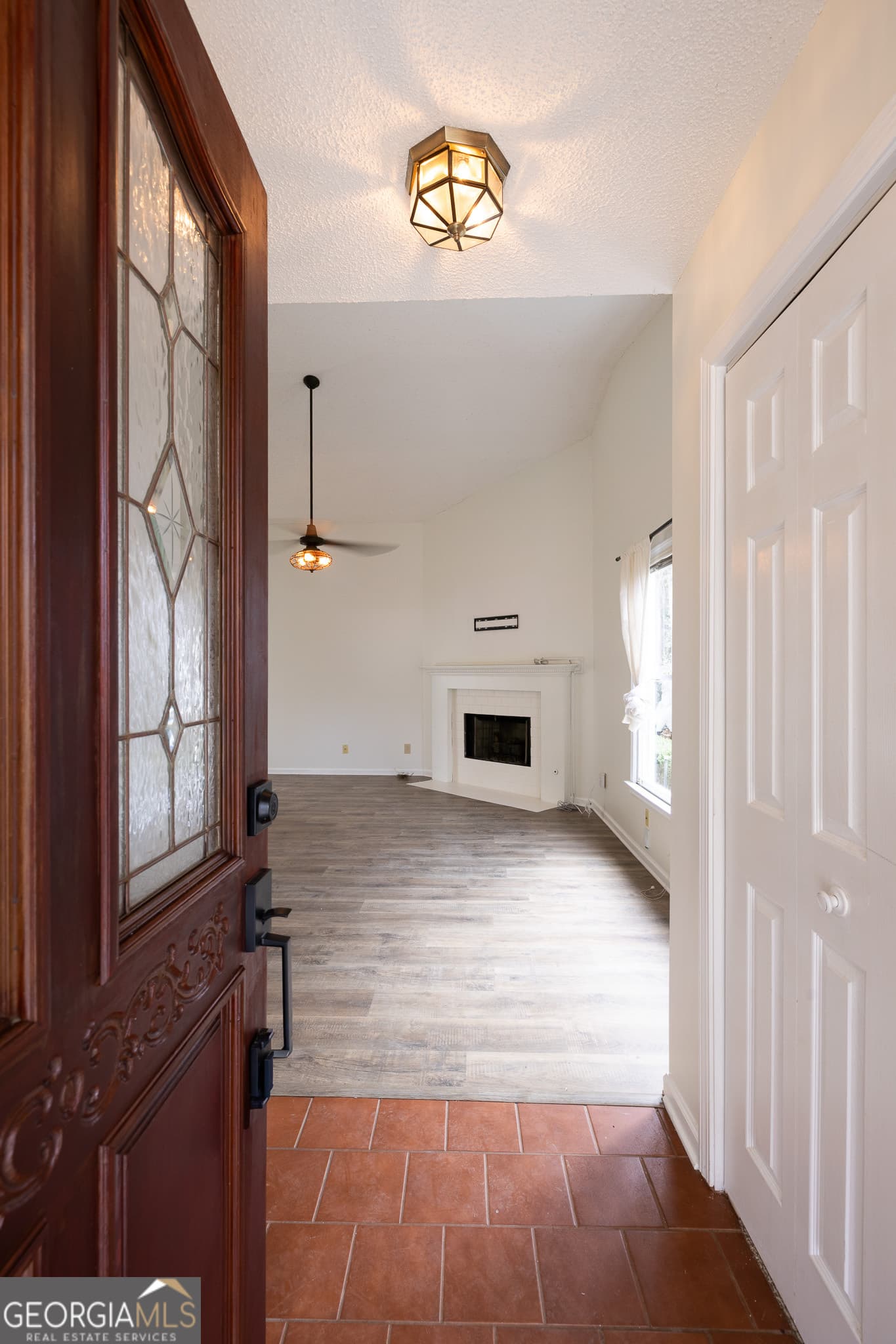 112 Glendale Dr — photo 2