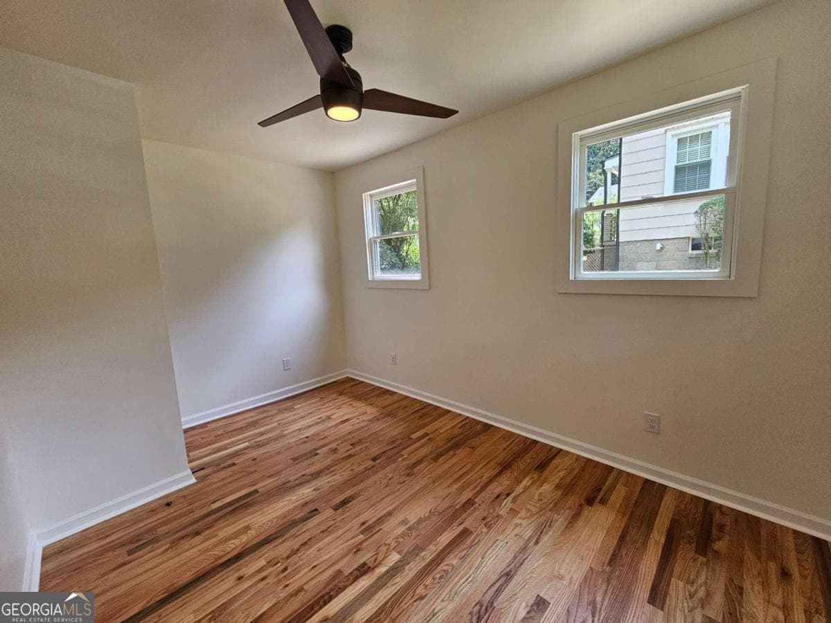 1497 Elizabeth Ln — photo 2