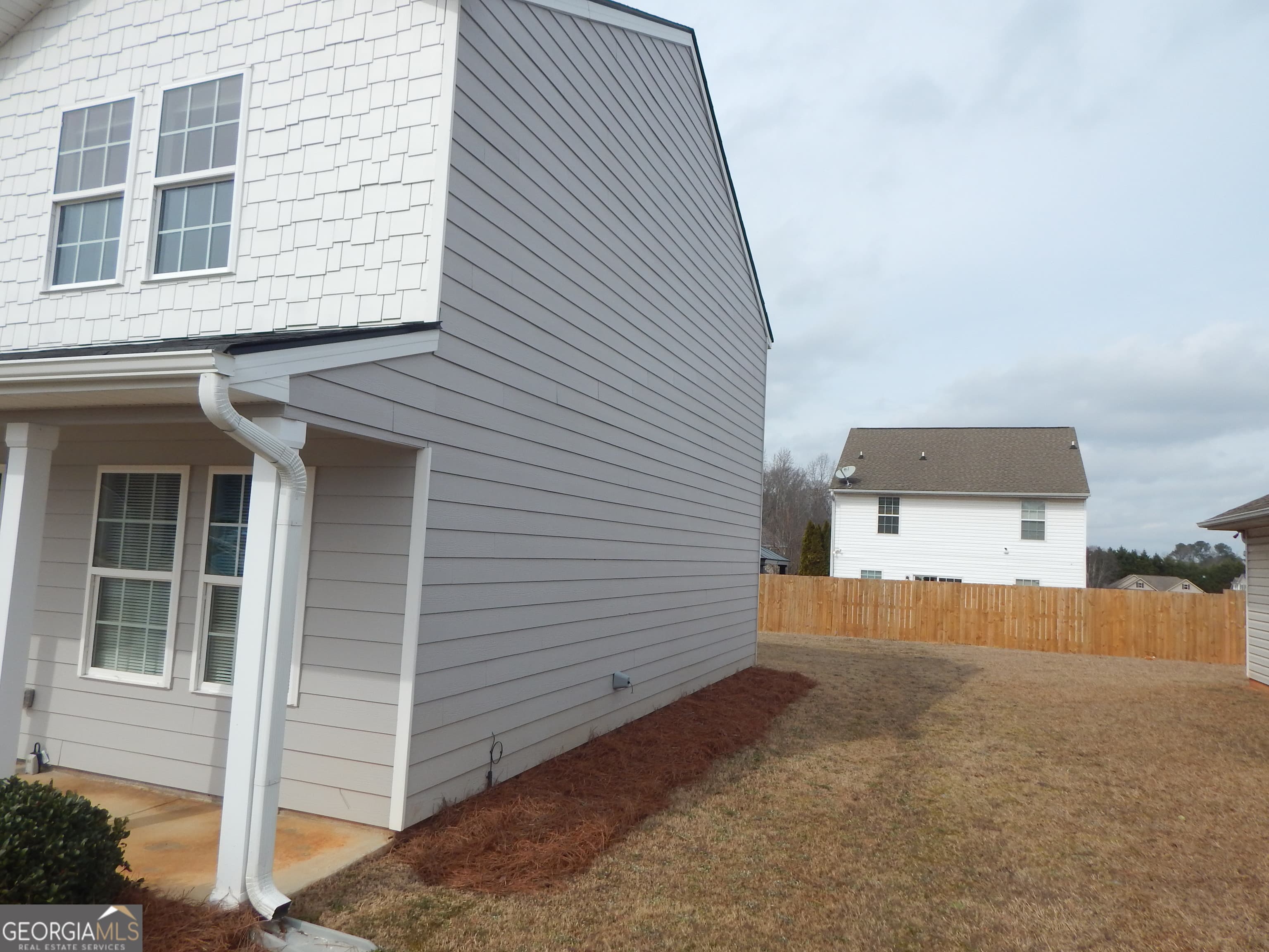 101 Sarah Ln — photo 2