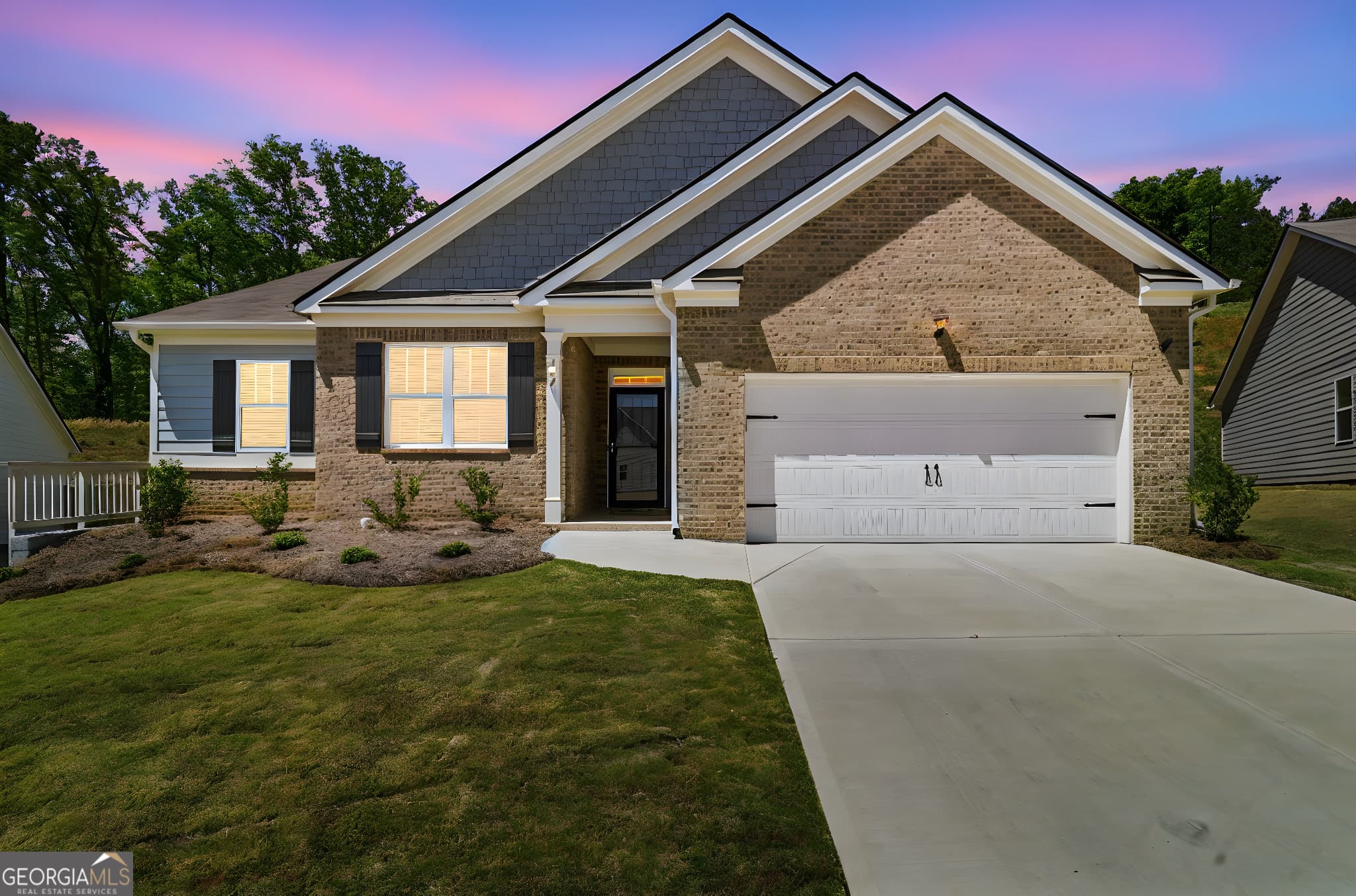 487 Majestic Oak Circle — photo 2