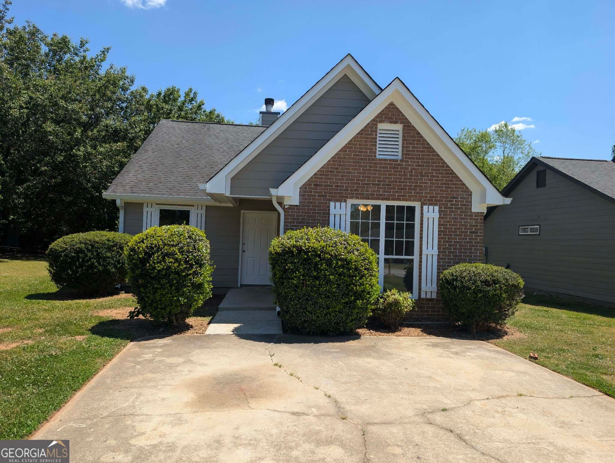 156 Crystal Brook — photo 1