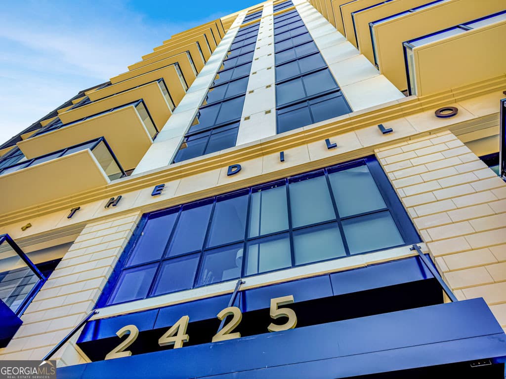 2425 Peachtree Ne Rd 1505 — photo 24