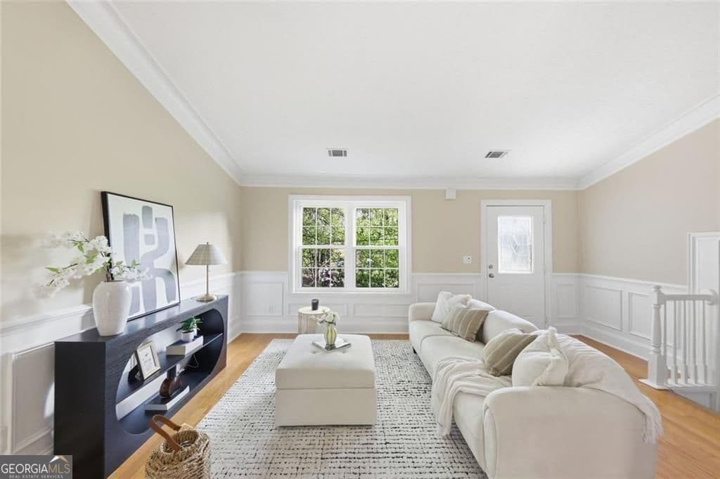 310 Knoll Ridge Ct — photo 2