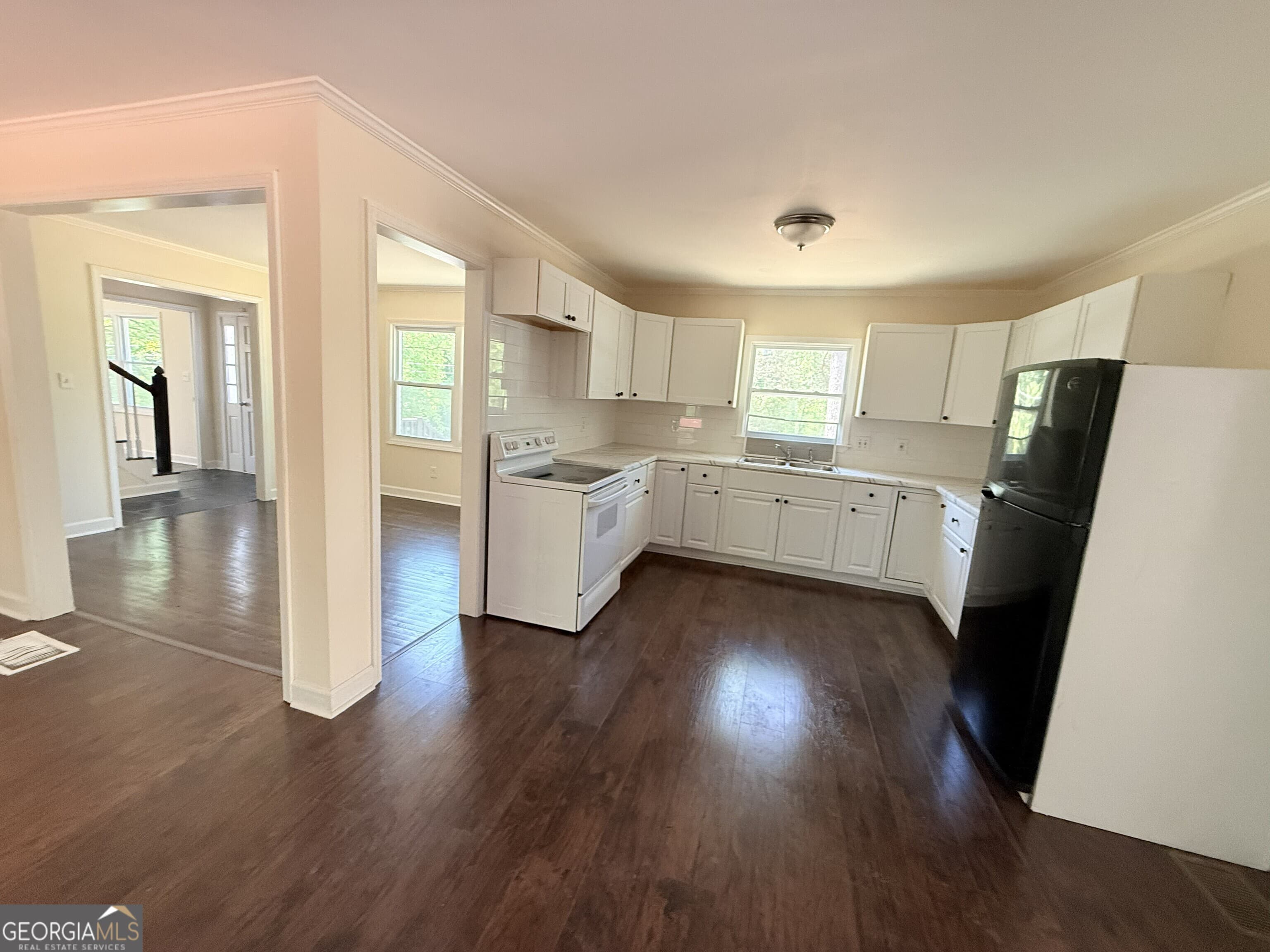 4326 Autumn Hill Dr — photo 2