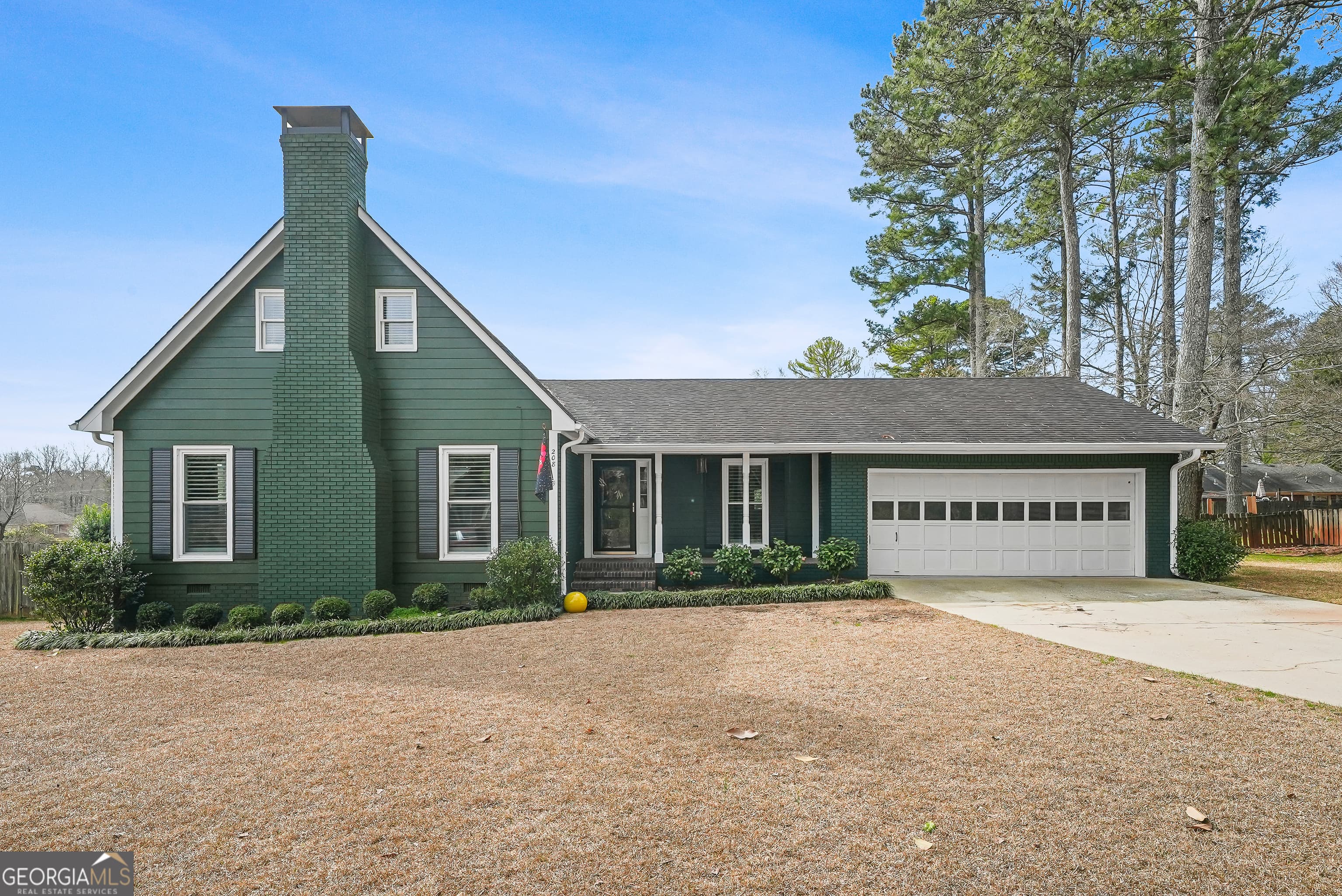 208 Larcom Ln — photo 2