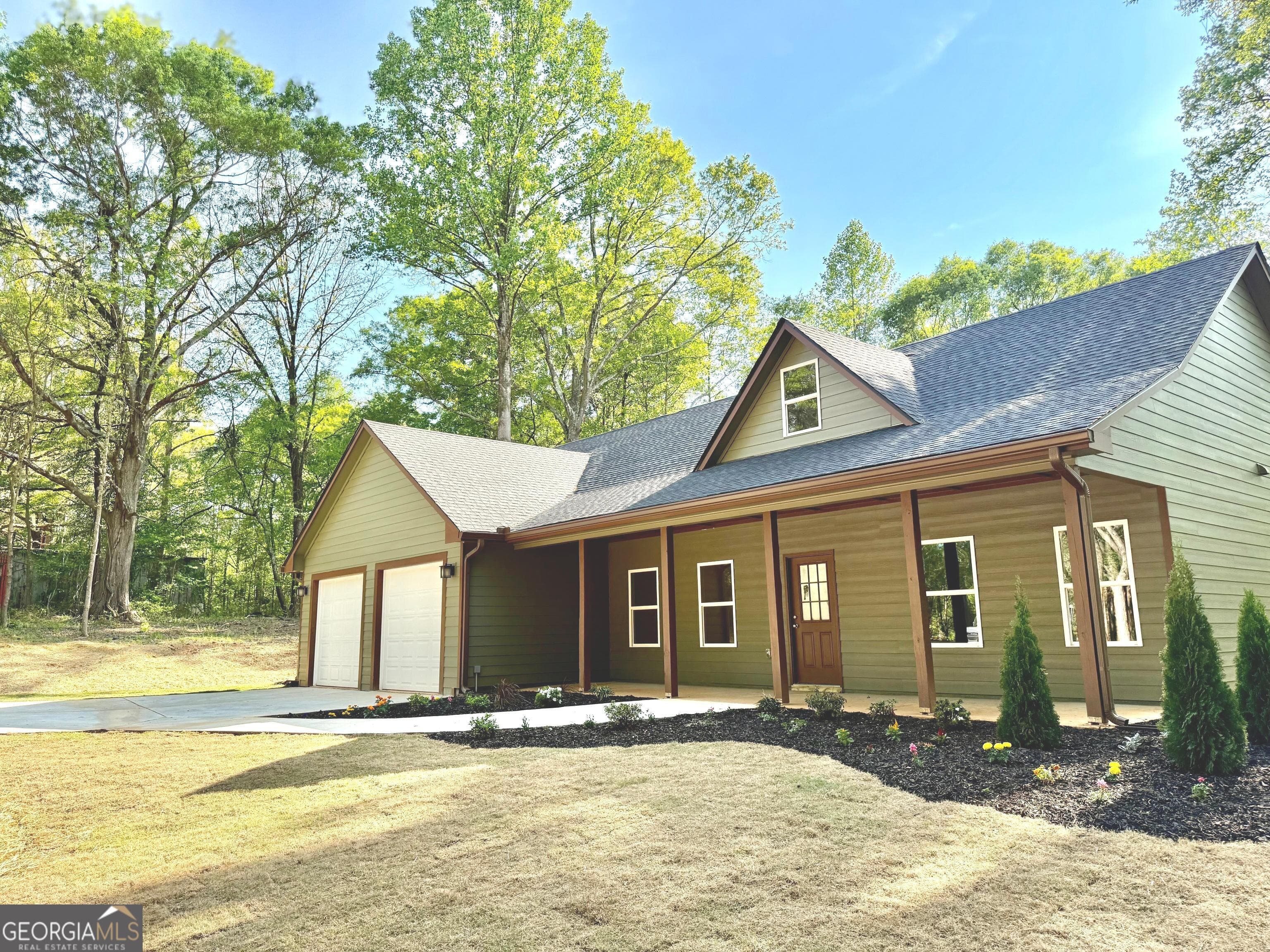 921 Silver Dollar Rd — photo 1