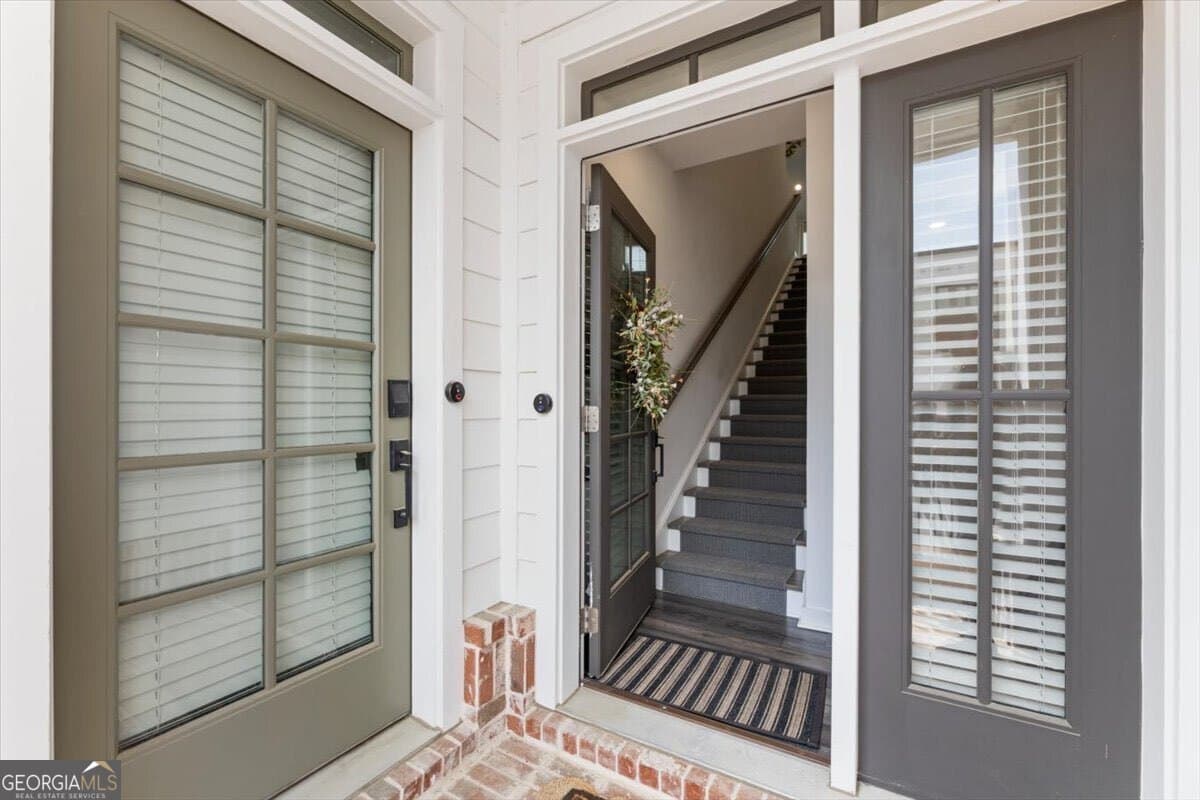 454 Burton Dr — photo 2