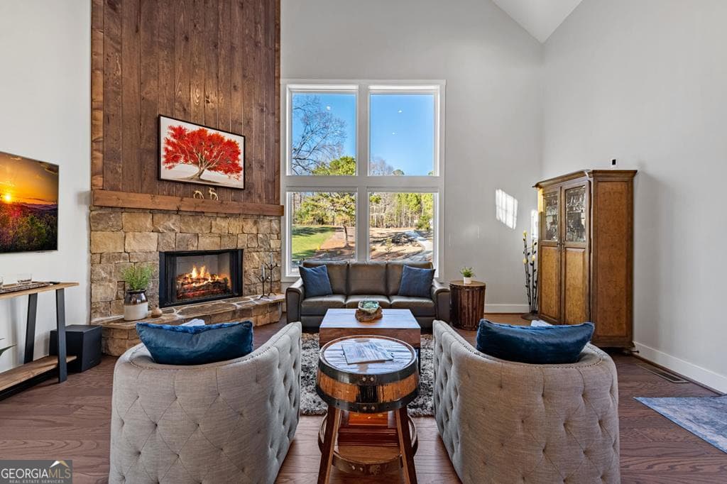 320 Bridge Rd — photo 2