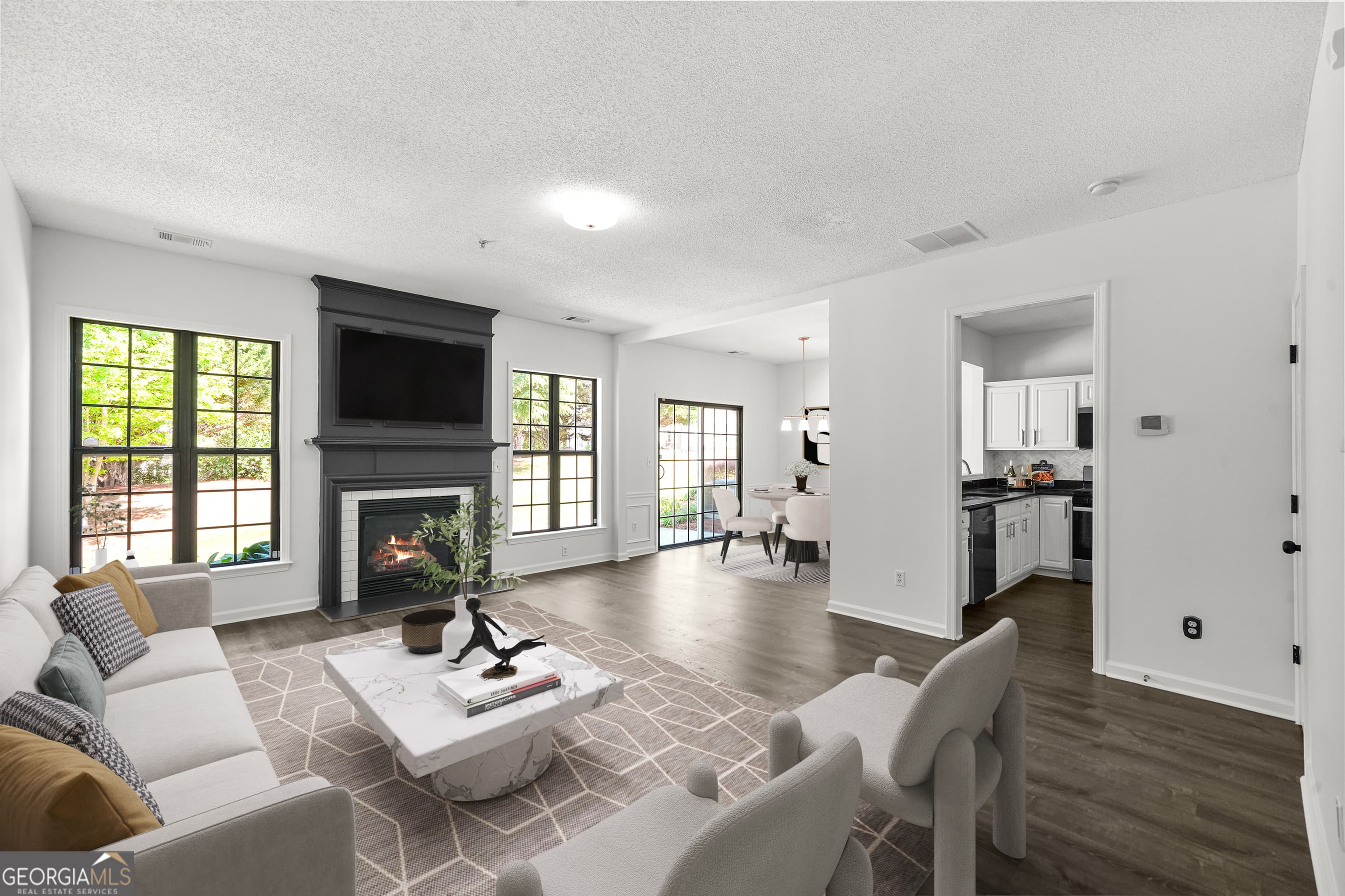 133 Regent Pl — photo 2