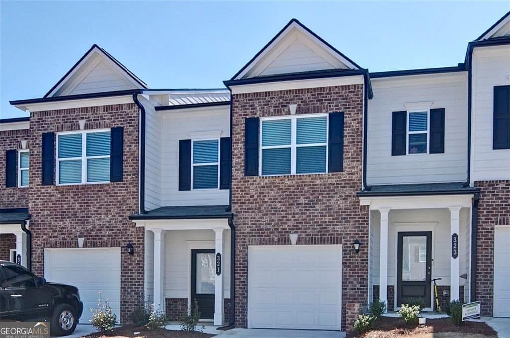 321 Skye Ln — photo 2