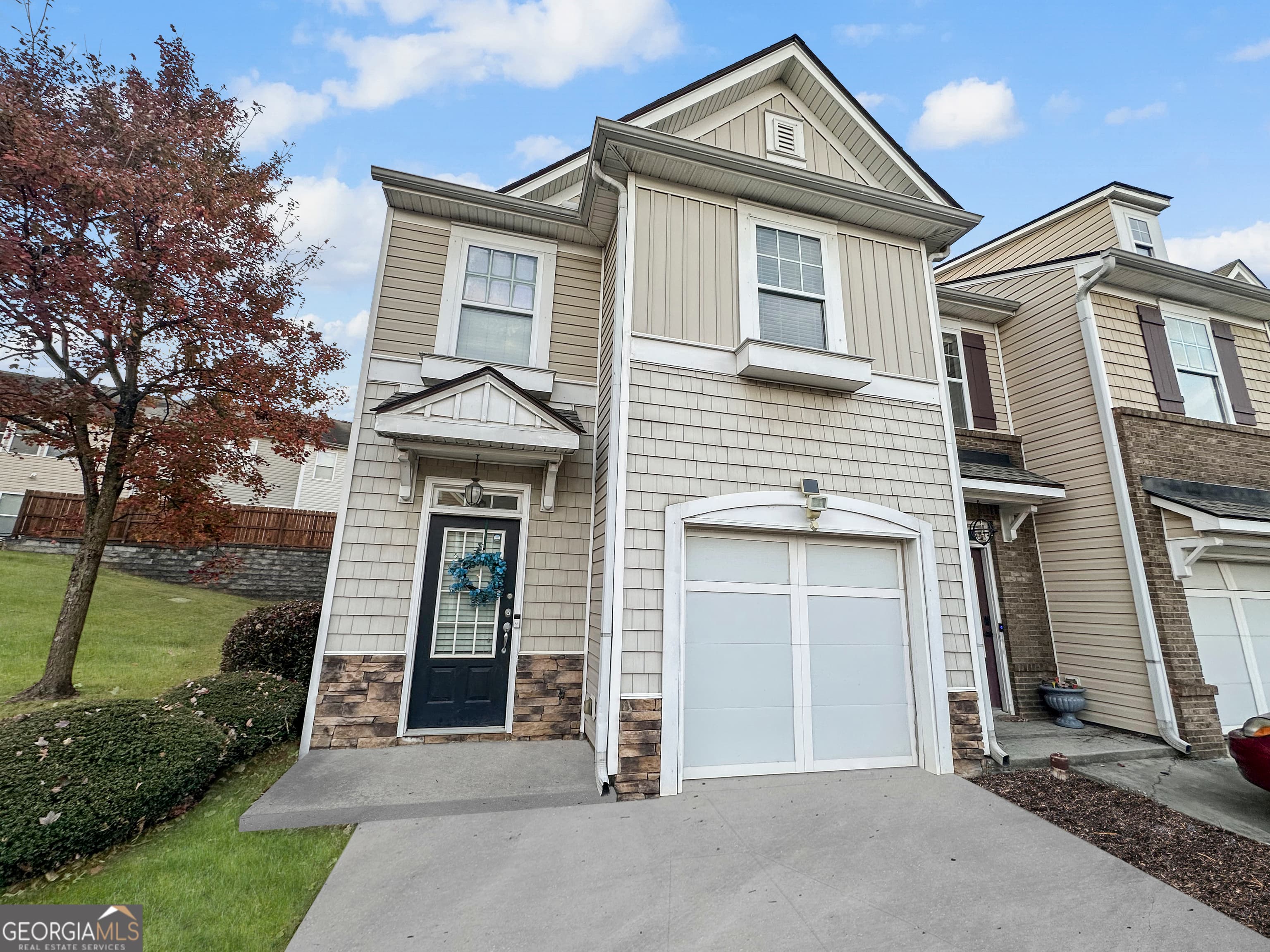 1950 Durwood Ln — photo 2