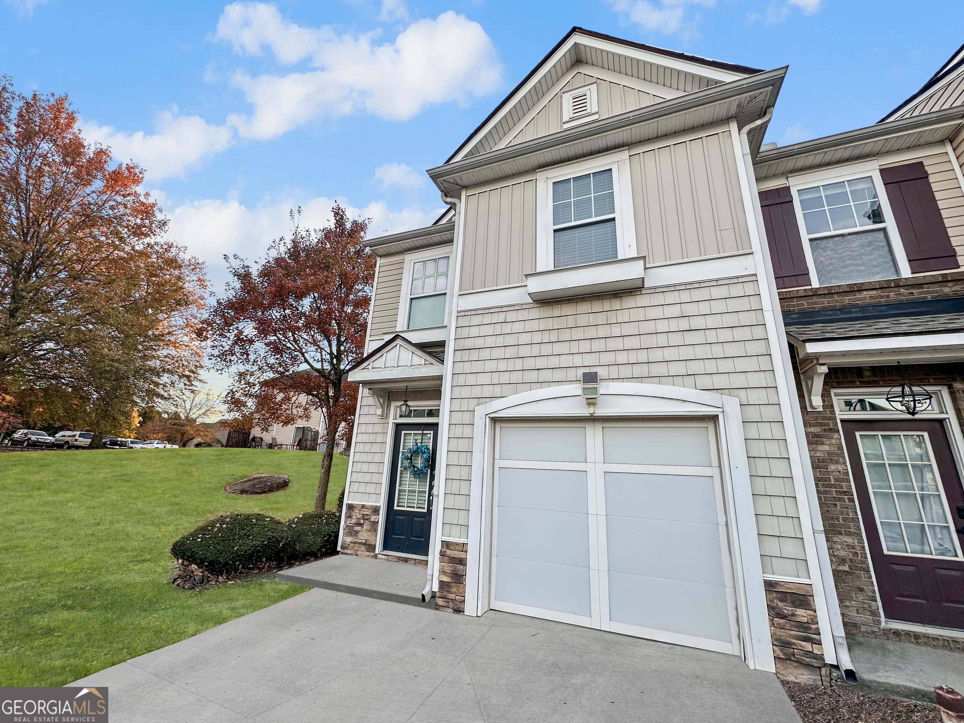 1950 Durwood Ln — photo 1