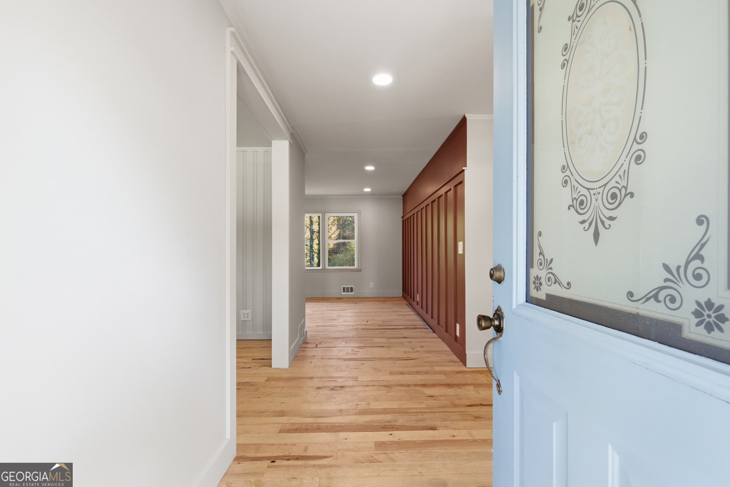 117 Glencrest Dr — photo 2