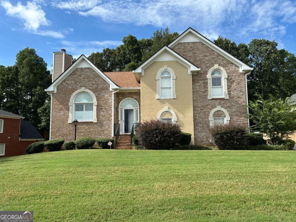 2320 Washington Dr — photo 1