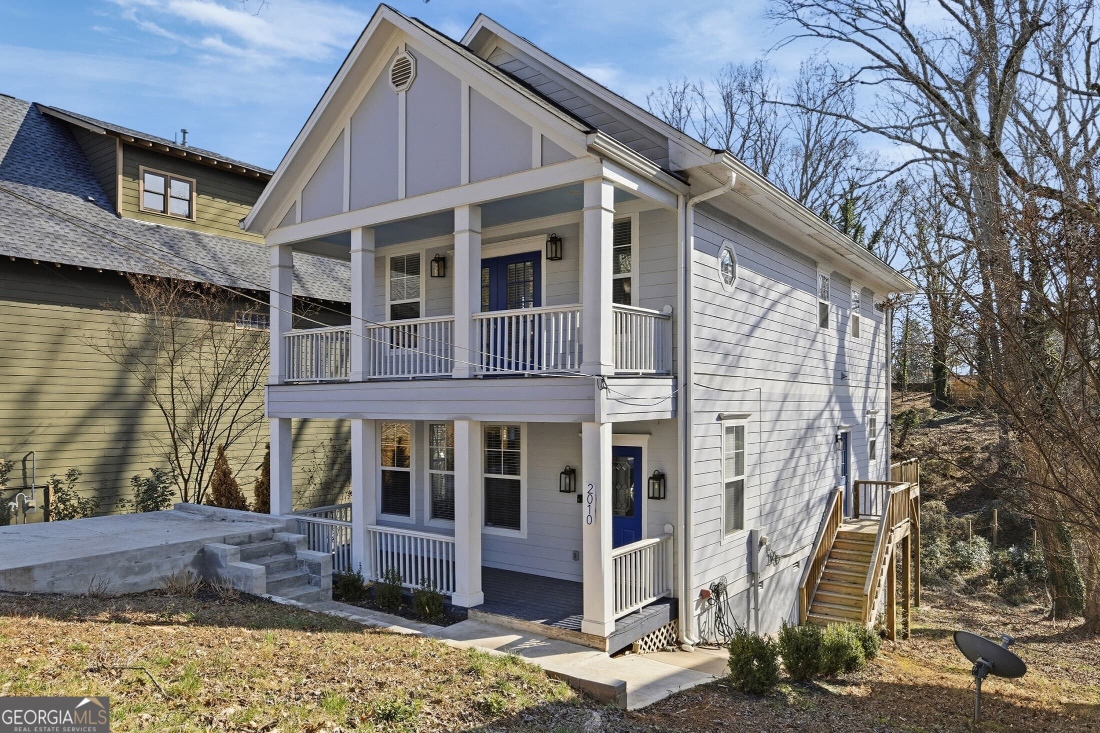 2010 Cambridge Ave — photo 2