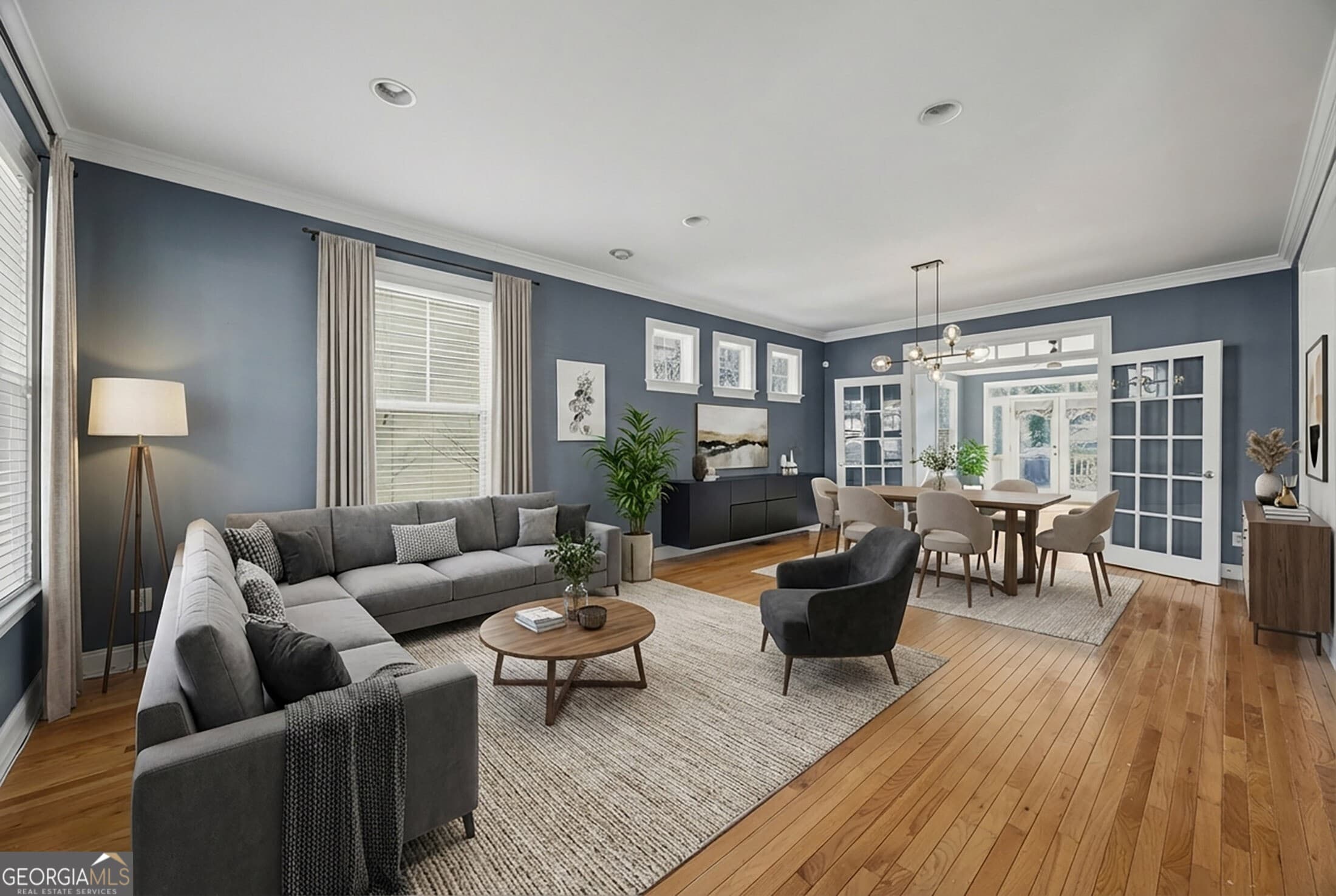 2010 Cambridge Ave — photo 1