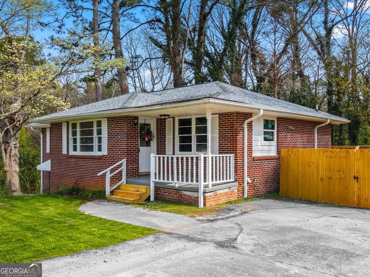 99 Hilltop Ln — photo 2