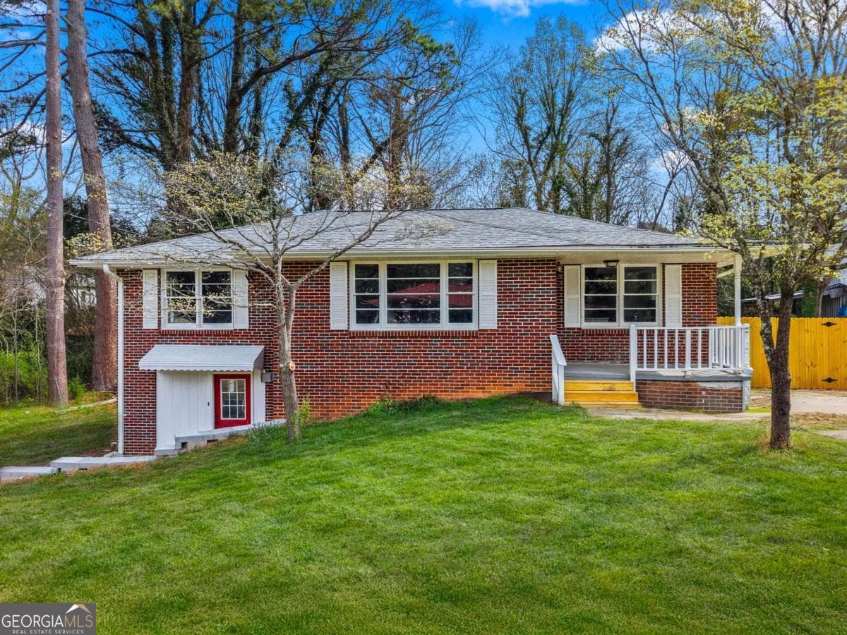 99 Hilltop Ln — photo 1