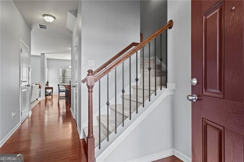 63 Creighton Ln — photo 2